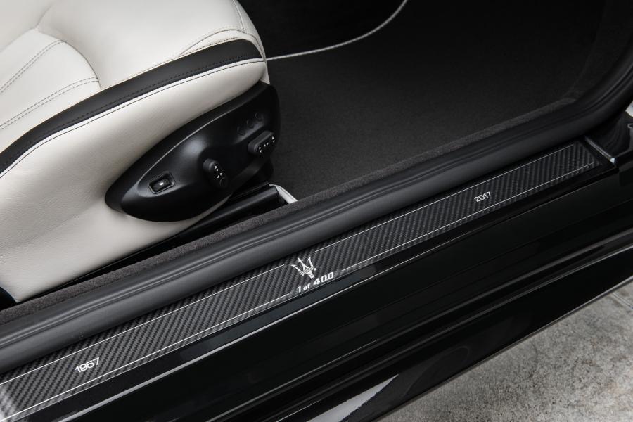 Детали интерьера Maserati GranCabrio Sport Special Edition (M145) 2017 года  (фото 5 из 14)